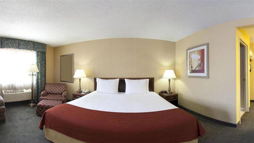 Holiday Inn Express Hotel Fort Campbell-Oak Grove By Ihg Екстериор снимка