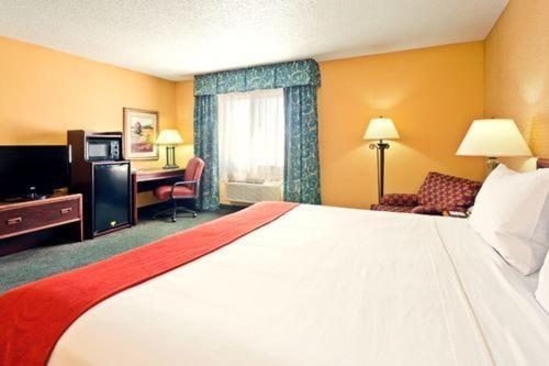 Holiday Inn Express Hotel Fort Campbell-Oak Grove By Ihg Стая снимка