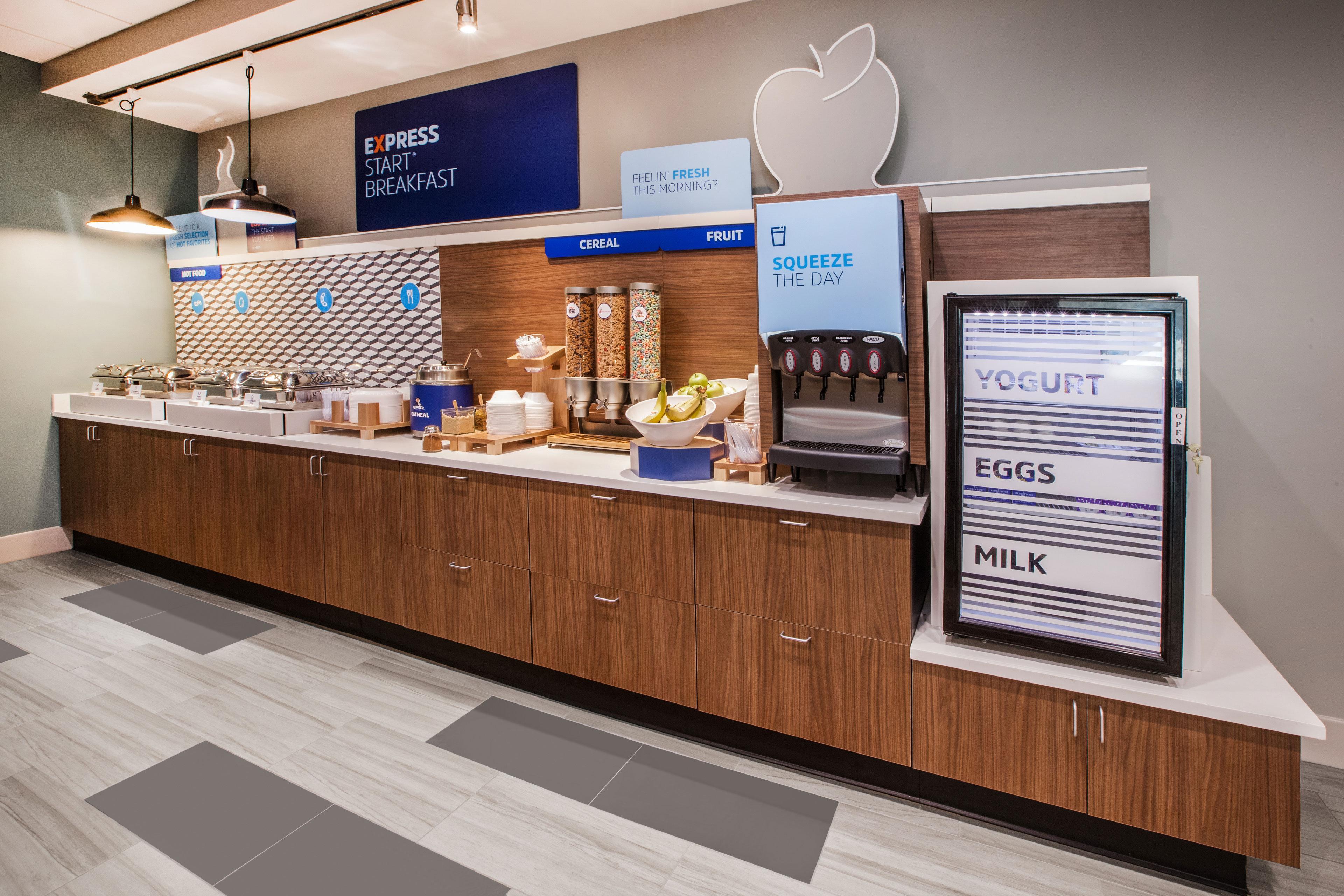 Holiday Inn Express Hotel Fort Campbell-Oak Grove By Ihg Екстериор снимка