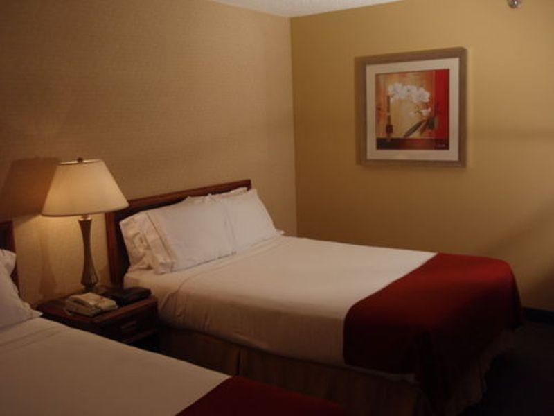 Holiday Inn Express Hotel Fort Campbell-Oak Grove By Ihg Стая снимка